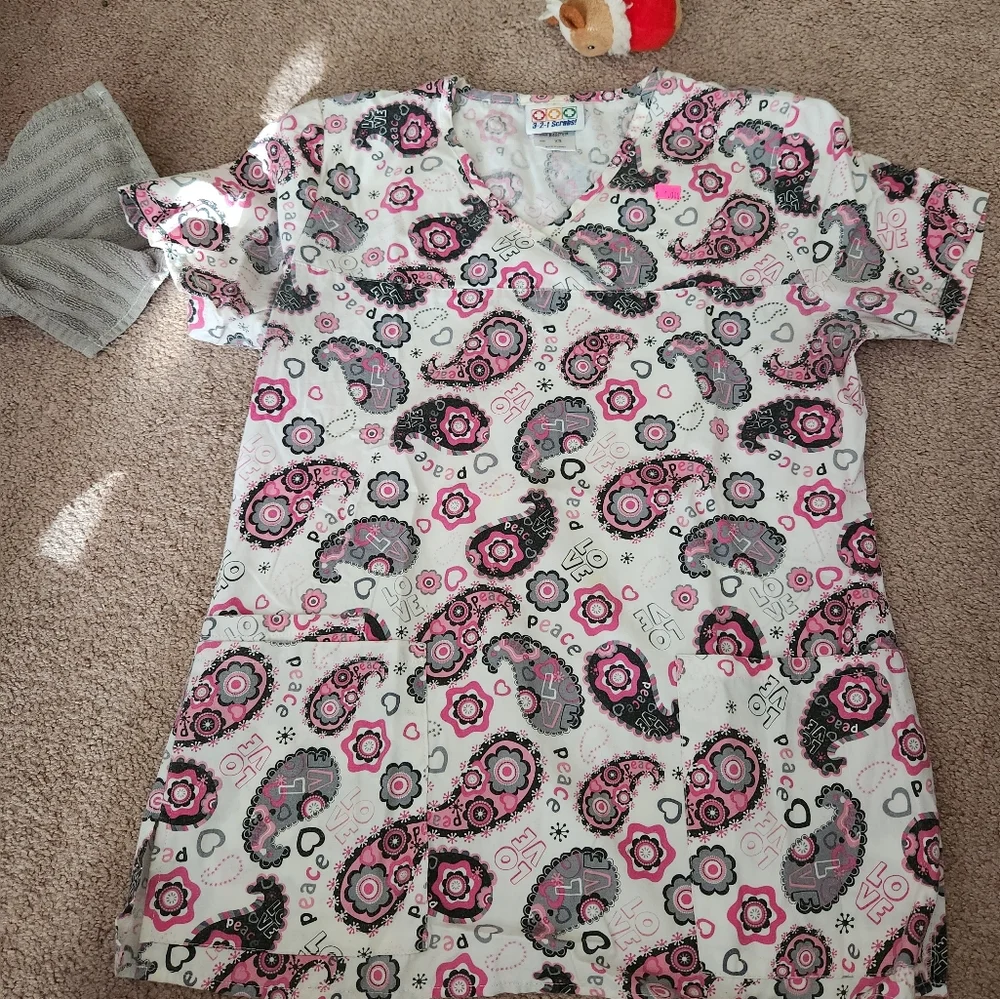 Scrub top - Picture 1 of 1